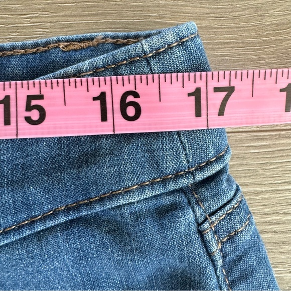 Chicos Lightweight Denim Wide Leg Culotte Crop Capri Jeans Size 2 US Large/12 - Picture 8 of 14